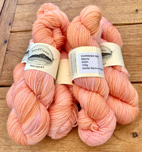 Load image into Gallery viewer, Cormorant 4ply