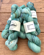 Load image into Gallery viewer, Cormorant 4ply