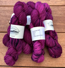 Load image into Gallery viewer, Cormorant 4ply