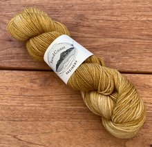 Load image into Gallery viewer, Cormorant 4ply