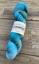 Load image into Gallery viewer, Cormorant 4ply