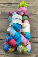 Load image into Gallery viewer, Cormorant 4ply