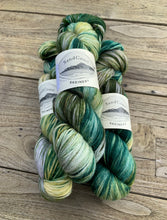 Load image into Gallery viewer, Cormorant 4ply