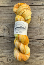 Load image into Gallery viewer, Cormorant 4ply