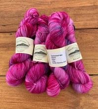 Load image into Gallery viewer, Cormorant 4ply