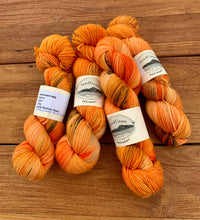 Load image into Gallery viewer, Cormorant 4ply