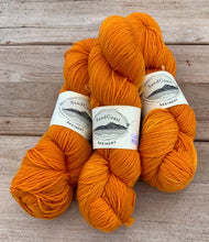 Load image into Gallery viewer, Cormorant 4ply